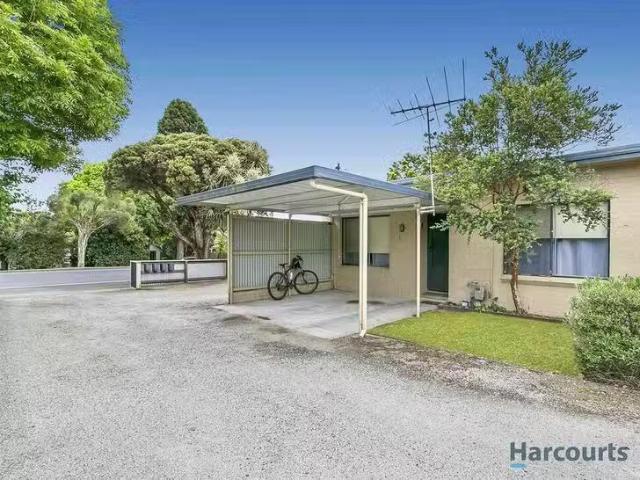 Charming 2 BR 1/82 Brandy Creek Road, Warragul, VIC 3820