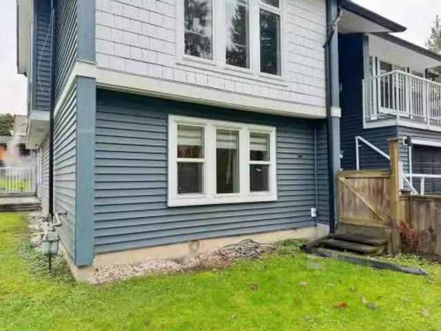 Nice 2 BR 19670 50 Avenue, Langley, BC, V2Y 3A4 house for le.