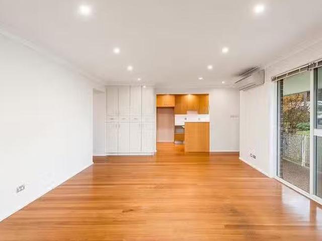 For Rent! 2 BR 1/93 Greenacre Road, Connells Point, NSW 2221