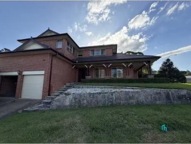 Deal! 2 BR 1 Thrift Close, West Pennant Hills House for rent.