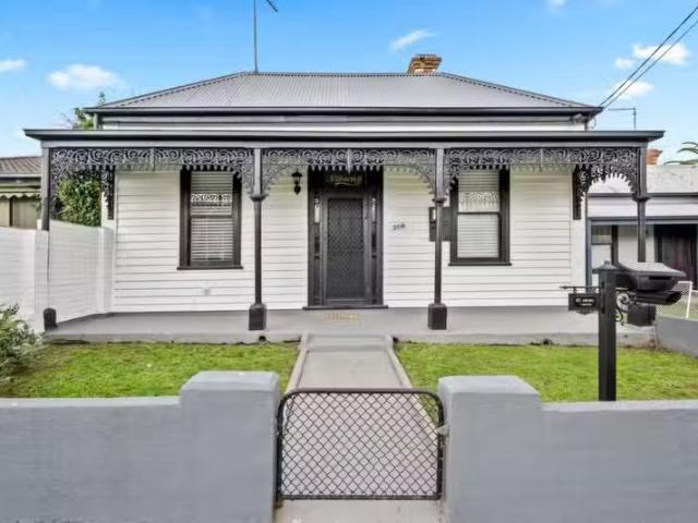 Deal! 2 BR 206 Neill St, Soldiers Hill VIC 3350 House For Le.