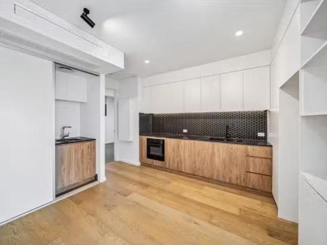 Cozy 2 BR 203/11 Money St, Perth House for rent Listed by Bla.