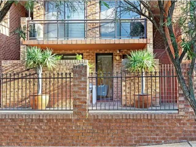Just in! 2 BR 2/140 142 Spencer Road, Cremorne Apartment for r.