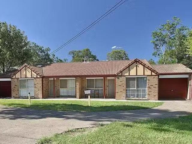 Nice 2 BR 2/154 Old Ipswich Road, RIVERVIEW, QLD 4303 House.