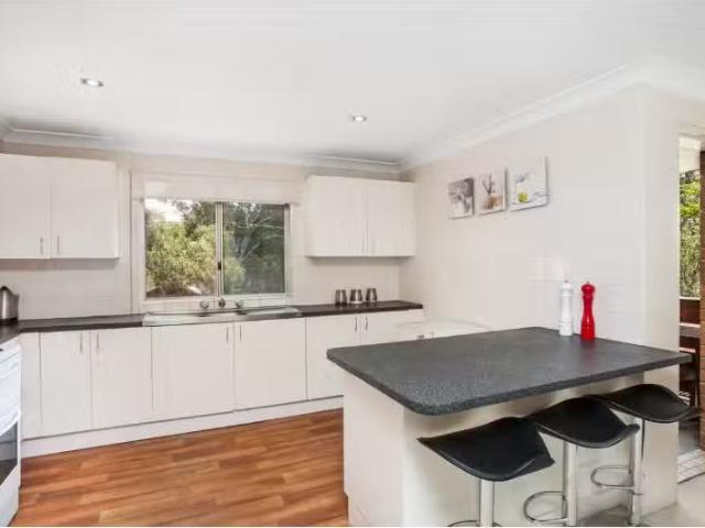 Unique 2 BR 2/102 Linden Street, Sutherland Apartment for rent.