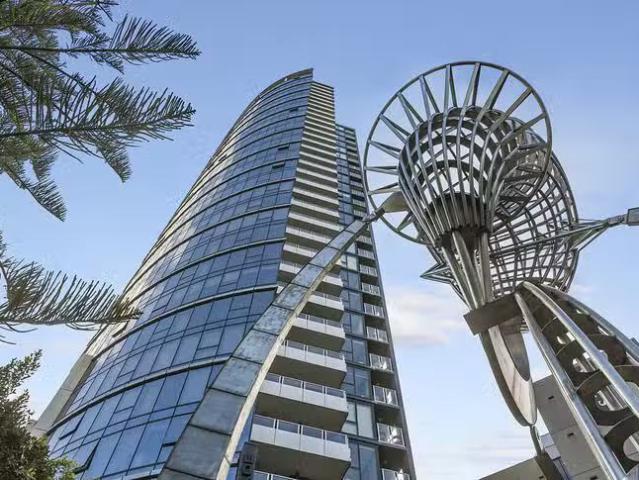 Nice 2 BR 2105/100 Harbour Esplanade, Docklands, VIC 3008