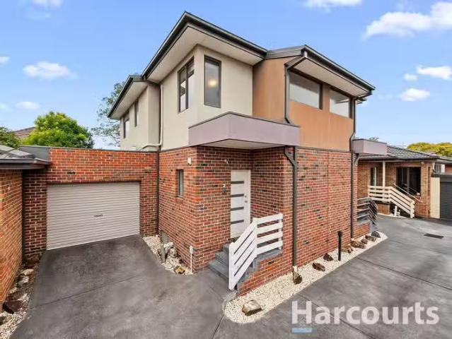 Charming 2 BR 2/10 Oak Avenue, BORONIA, VIC 3155 Townhouse f.