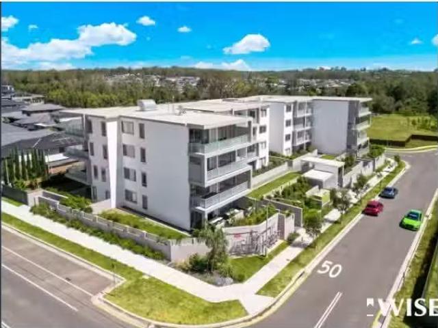 Nice 2 BR 22/5 Drinkwater Lane, Edmondson Park Apartment for r.