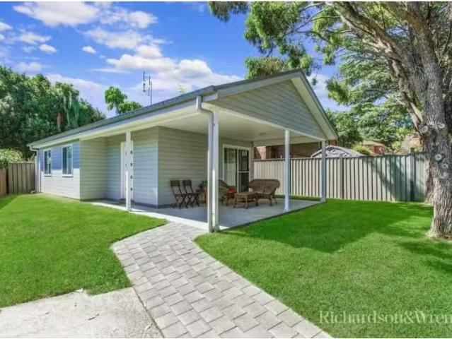 Cozy 2 BR 220A Brisbane Water Drive, Point Clare Apartment for.