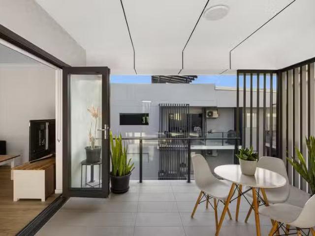 Unique 2 BR 22/30 Le Geyt Street, WINDSOR, QLD 4030 Apartmen.