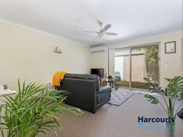 Just in! 2 BR 23/96 Simpson Avenue, ROCKINGHAM, WA 6168 Hous.