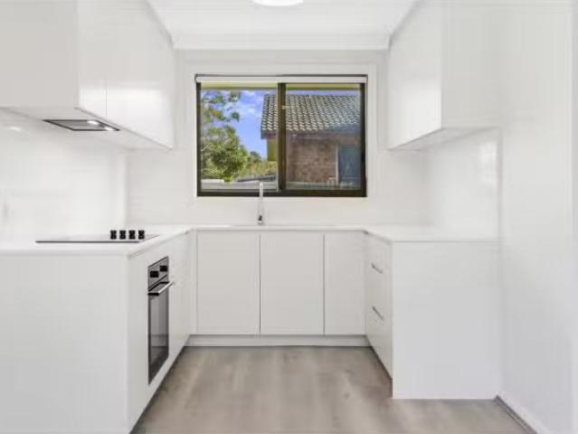 For Rent! 2 BR 2/39 Roberts Avenue, Barrack Heights Apartment.