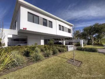 Unique 2 BR 2/3 Bootie Place, Hillarys, WA 6025