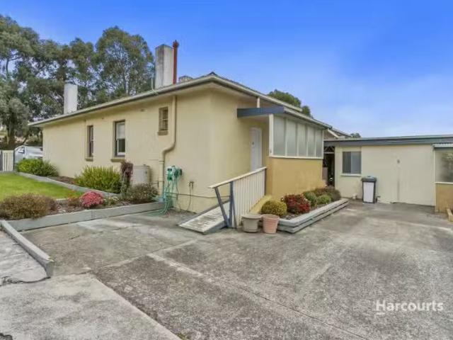 Deal! 2 BR 2/3 Inglis Street, NEW TOWN House for rent Listed.