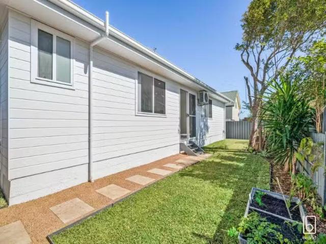 Deal! 2 BR 24a Stella Street, LONG JETTY Apartment for rent L.