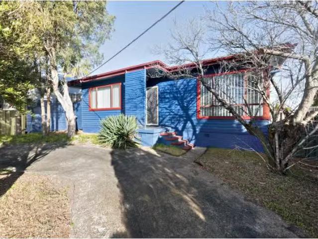 Just in! 2 BR 250 Charlestown Road, Charlestown House for rent.