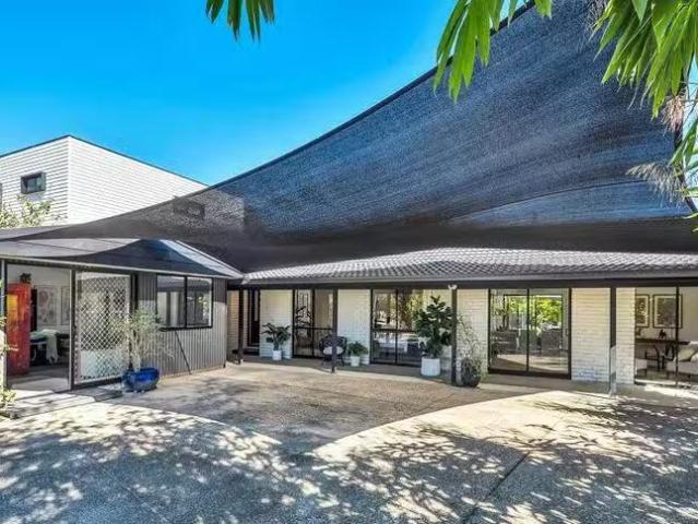 Charming 2 BR 25 Barradine Crescent, Helensvale, QLD 4212