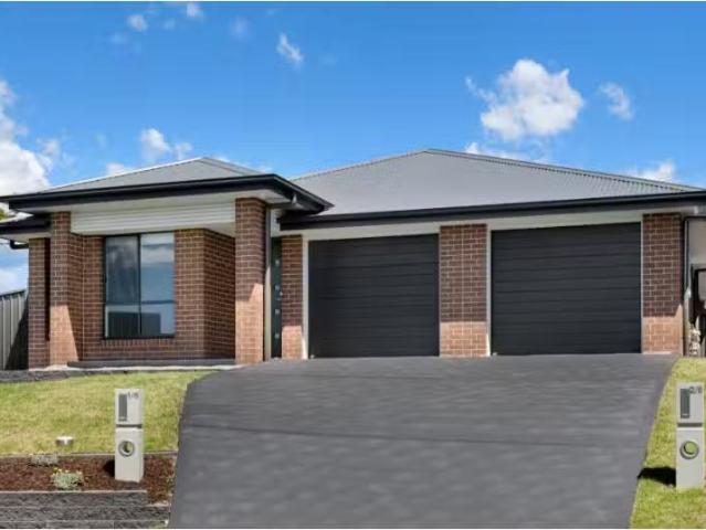 Cheap 2 BR 2/6 Silver Gum Cct, Edgeworth Townhouse for rent L.