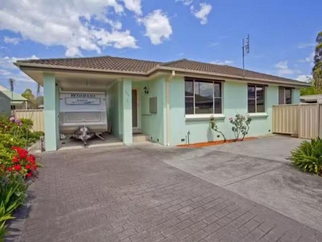 Cozy 2 BR 2/77a Marshall Street, Dapto, NSW 2530 Villa for R.