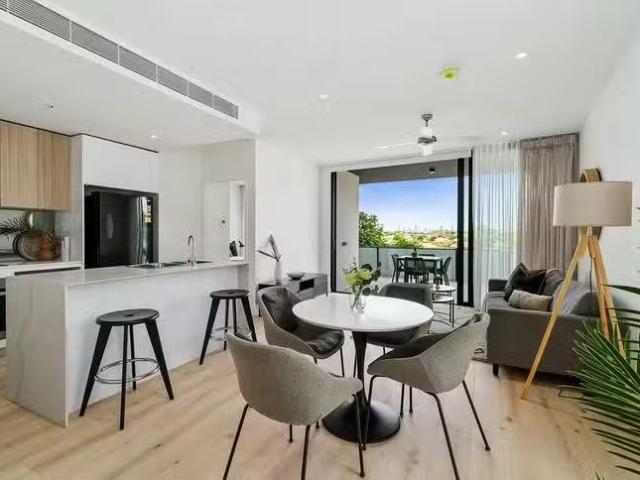 Unique 2 BR 272/49 Sparkes Street, Chermside, QLD 4032
