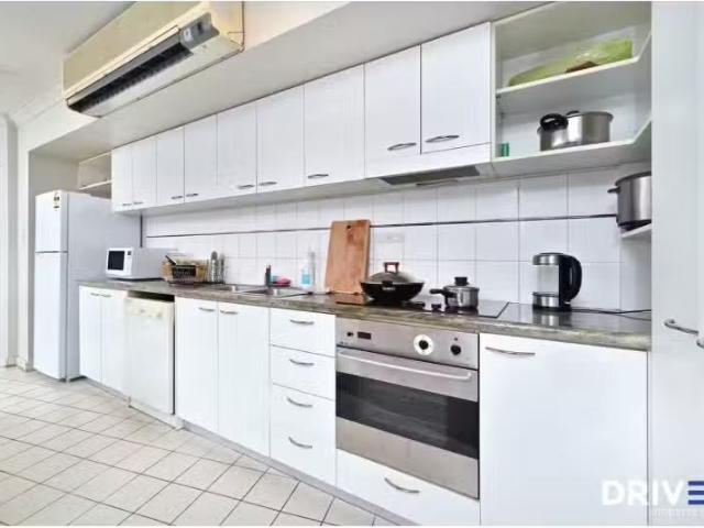 Charming 2 BR 29/110 Mounts Bay Road, Perth Apartment for rent.
