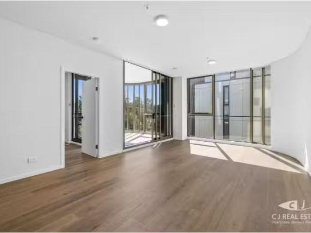 Just in! 2 BR 305/71 West Parade, WEST RYDE Apartment for rent.