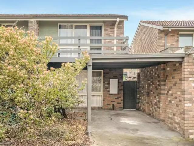 Cheap 2 BR 30/99 101 Nepean Highway, Seaford Apartment for ren.