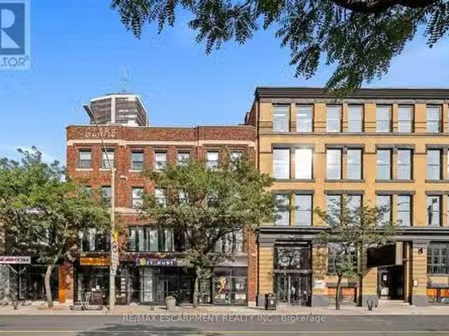 Nice 2 BR 302 63 John Street S, Hamilton, ON, L8N 2B9 leas.