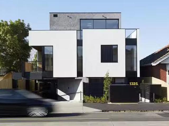 Just in! 2 BR 3/1325 High Street, Malvern, VIC 3144