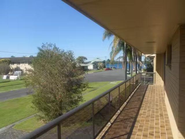 For Rent! 2 BR 3/1 Bolding Street, BALLINA Apartment for rent.