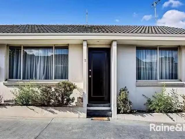 Rental! 2 BR 3/26 Irvine Crescent, Brunswick West, VIC 3055