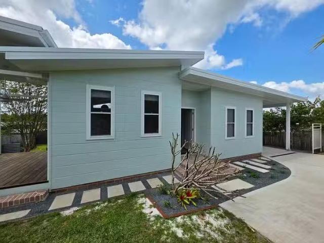 Cozy 2 BR 32A Edinburgh Drive, Taree, NSW 2430