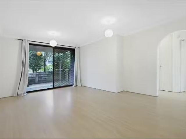 Cozy 2 BR 33/209 Waterloo Road, Marsfield Apartment for rent.