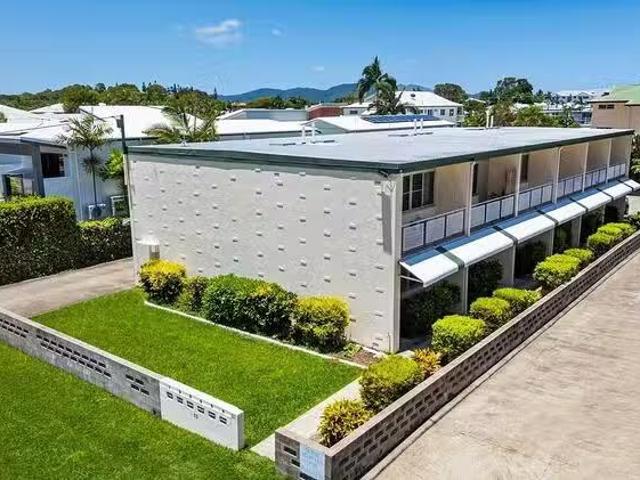 Just in! 2 BR 3/43 Cook Street, North Ward, QLD 4810
