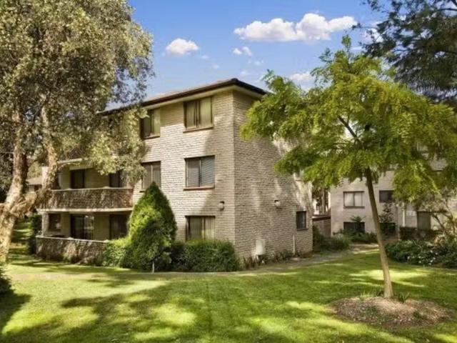 Cheap 2 BR 36/19 27 Adderton Road, Telopea Apartment for rent.
