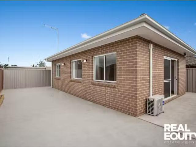 Cheap 2 BR 36A Renton Avenue, MOOREBANK Apartment for rent Li.