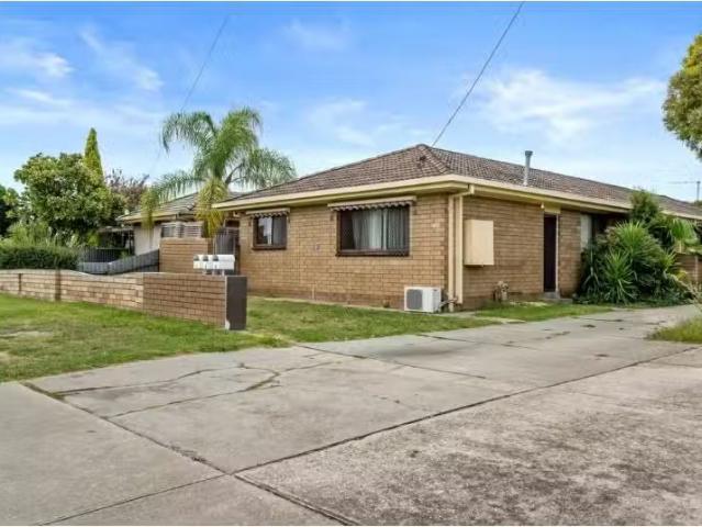 Nice 2 BR 3/704 East Street, EAST ALBURY Apartment for rent L.