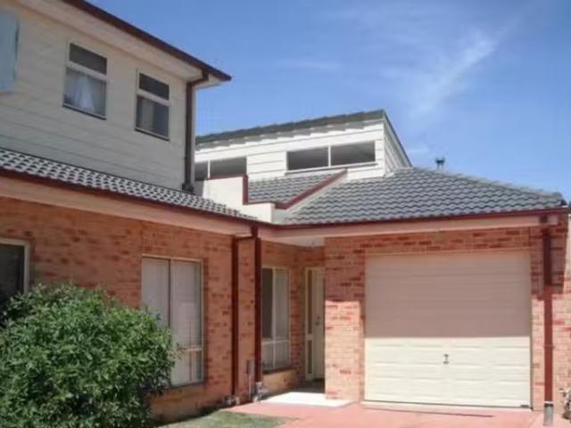 For Rent! 2 BR 3/71 Cuthbert Street, Broadmeadows, VIC 3047