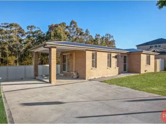 Unique 2 BR 39A Ballydoyle Drive, ASHTONFIELD House for rent.