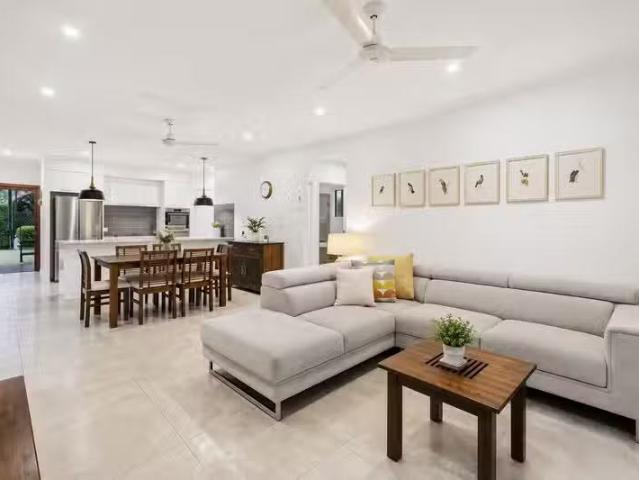 Cozy 2 BR 39a Whiptail Place, Advancetown, QLD 4211 Flat for.