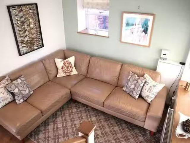 For Rent! 2 BR 7MJ2+34 Knutsford