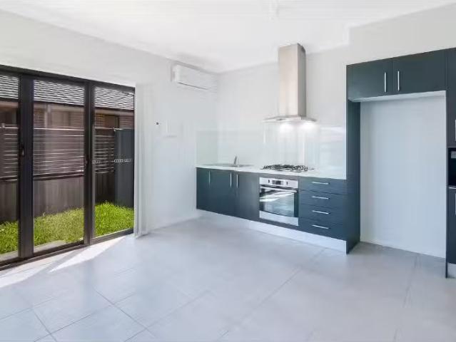 For Rent! 2 BR 7A Bowen Close, Jordan Springs Apartment for re.