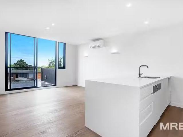 Cozy 2 BR 401/881 High Street, Armadale, VIC 3143