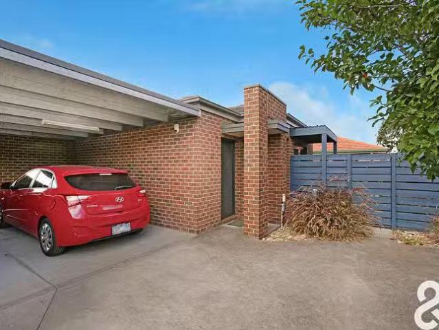 For Rent! 2 BR 4/177 Purinuan Road, Reservoir, VIC 3073