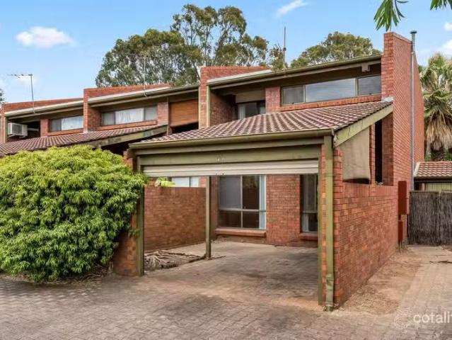 Unique 2 BR 4/11 Hanson Road, WOODVILLE NORTH, SA 5012 House.