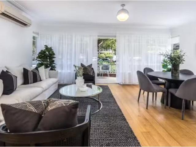 Cheap 2 BR 4/129 Holt Avenue, Cremorne Apartment for rent Lis.