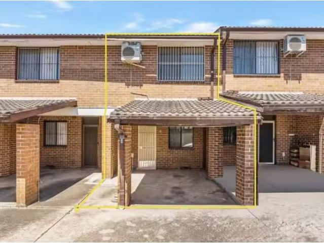 Deal! 2 BR 4/12 18 St Johns Road, Cabramatta Townhouse for ren.
