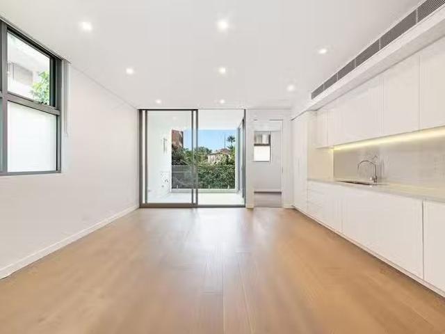 Deal! 2 BR 4/2 Warners Avenue, North Bondi, NSW 2026