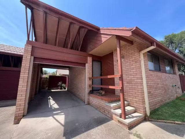 Deal! 2 BR 4/37 Rutherford Road, Muswellbrook Apartment for re.