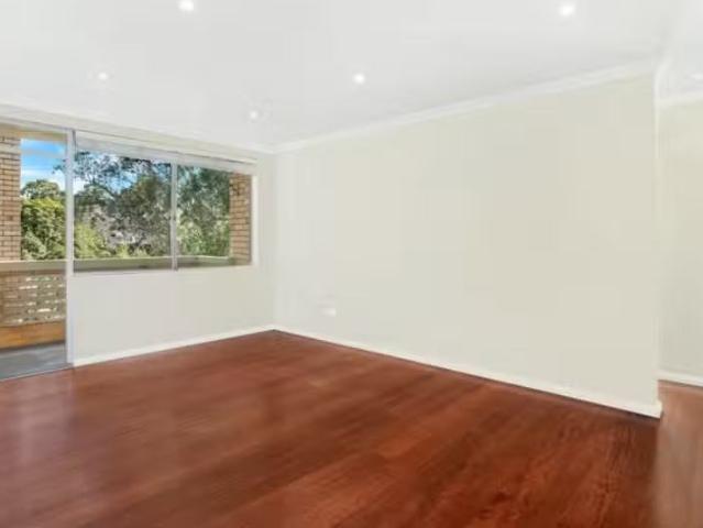 Cheap 2 BR 4/3 Rocklands Road, Wollstonecraft Apartment for re.